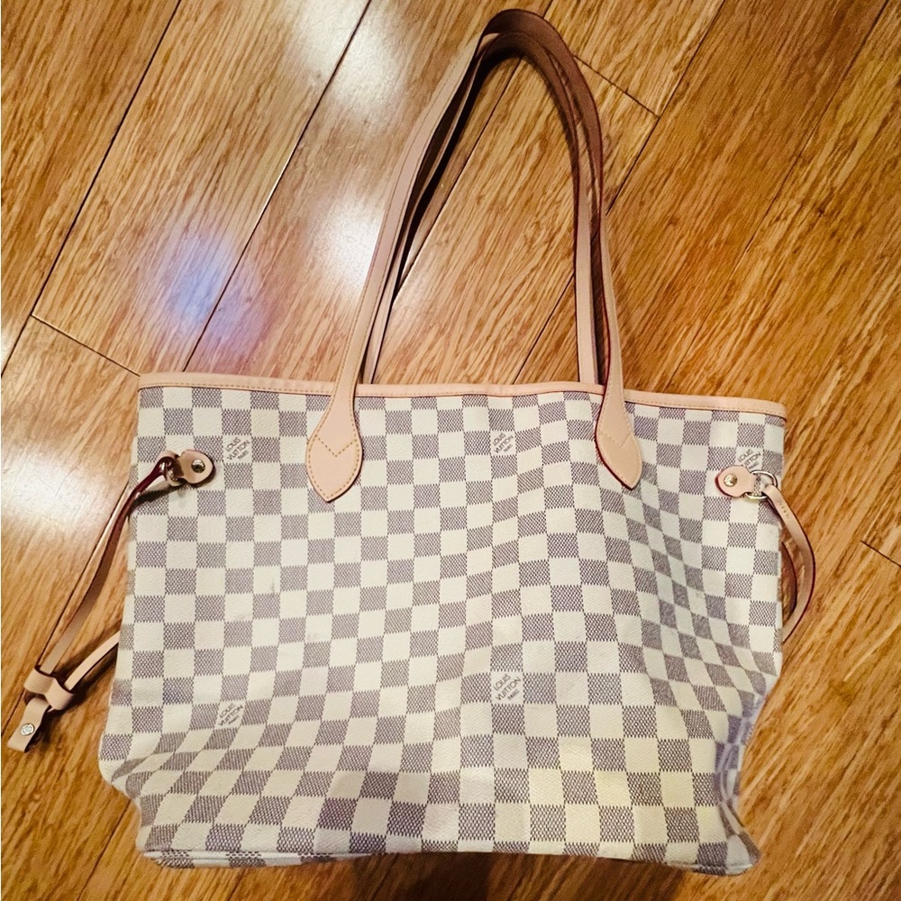 LOUIS VUITTON “Never Full” TOTE - Picture 3 of 6